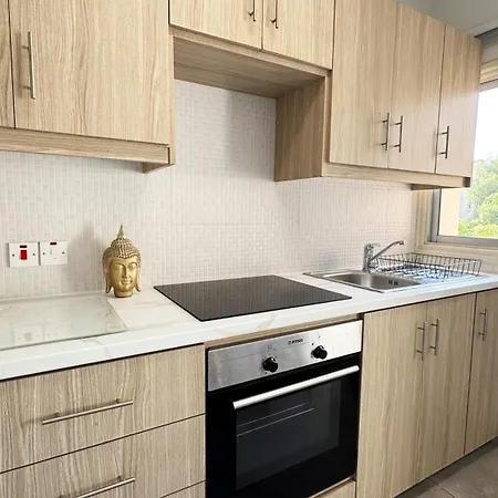 Seaside Makenzie- 50m To * Lárnaka