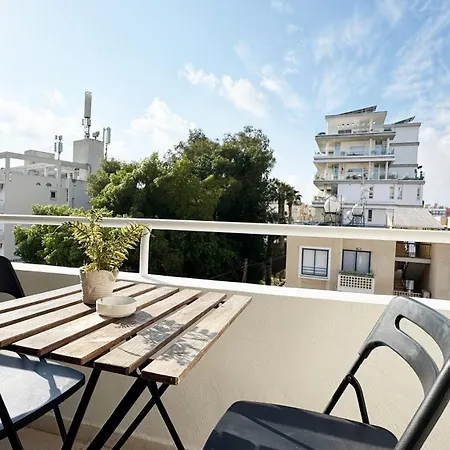 Seaside Makenzie- 50m To *