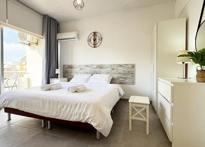 Seaside Makenzie- 50m To Ларнака