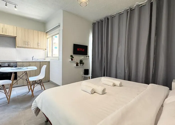 Апартаменты Seaside Makenzie- 50m To