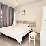 Seaside Makenzie- 50m To Apartament Larnaca